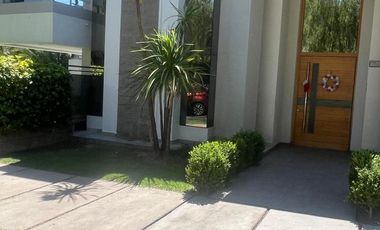 Casa en Dalvian 300 m2