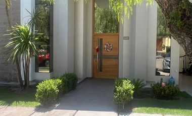 Casa en Dalvian 300 m2