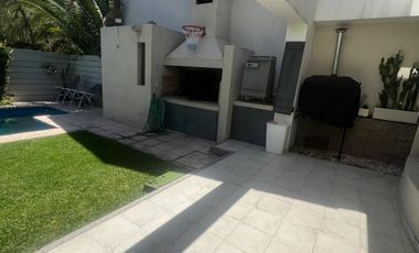 Casa en Dalvian 300 m2