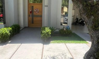 Casa en Dalvian 300 m2