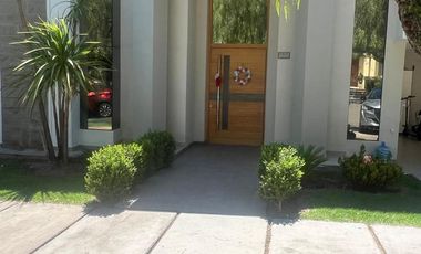 Casa en Dalvian 300 m2
