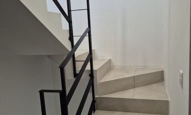 SOLO 1 A ESTE PRECIO QUE NO TE LA GANEN, MODERNA CASA EN COTO TERRALTA.