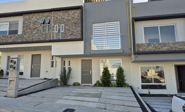SOLO 1 A ESTE PRECIO QUE NO TE LA GANEN, MODERNA CASA EN COTO TERRALTA.