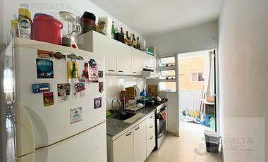Amplio Dpto de 1 dormitorio con cochera! CENTRO!