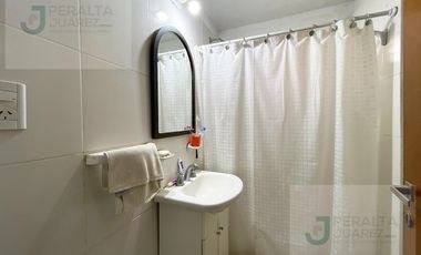 Amplio Dpto de 1 dormitorio con cochera! CENTRO!