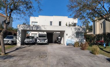 Casa en  alquiler San Isidro Labrador!!!