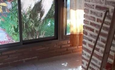 Casa en venta - 3 Dormitorios 2 Baños - Cochera - 223Mts2 - Quilmes