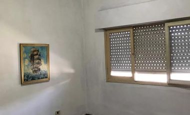 Casa en venta - 3 Dormitorios 2 Baños - Cochera - 223Mts2 - Quilmes