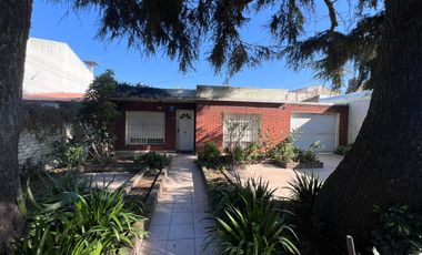 Casa en venta - 1 Dormitorio 1 Baño - 105mts2 - Quilmes