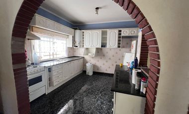 Casa en venta - 1 Dormitorio 1 Baño - 105mts2 - Quilmes