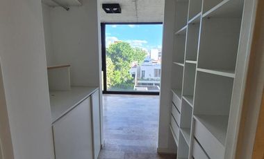 Lindísimo departamento en piso 3ro. amplio 2 ambientes con balcón aterrazado y cochera