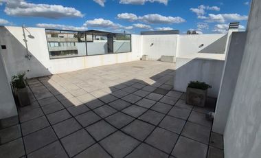 Lindísimo departamento en piso 3ro. amplio 2 ambientes con balcón aterrazado y cochera