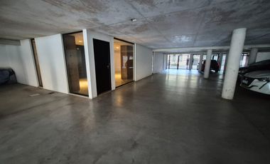 Lindísimo departamento en piso 3ro. amplio 2 ambientes con balcón aterrazado y cochera