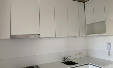 Lindísimo departamento en piso 3ro. amplio 2 ambientes con balcón aterrazado y cochera
