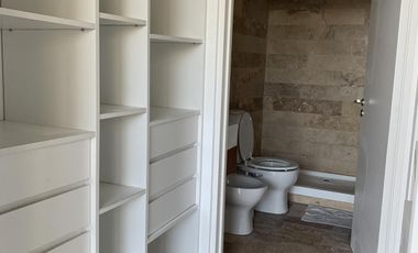 Lindísimo departamento en piso 3ro. amplio 2 ambientes con balcón aterrazado y cochera