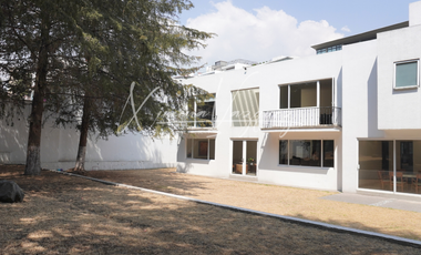 Casa en Interlomas con gran jardin 4 habitaciones