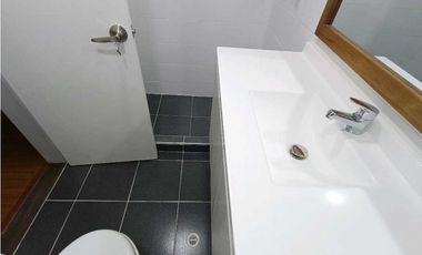 Venta / Arriendo apto en la 93