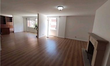Venta / Arriendo apto en la 93