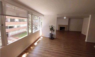Venta / Arriendo apto en la 93