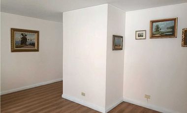 Venta / Arriendo apto en la 93