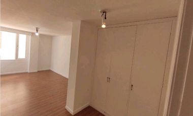 Venta / Arriendo apto en la 93