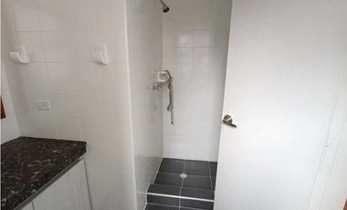 Venta / Arriendo apto en la 93