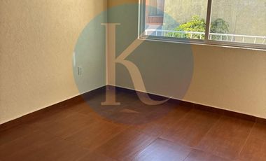 Acogedora Casa en Renta en Fraccionamiento Privado cerca Lago Gpe.