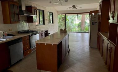 Casa en venta con vista al campo de golf