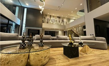 VENTA moderna y espectacular CASA con PISCINA en Las Palmas -POBLADO