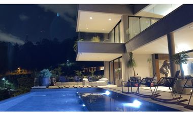 VENTA moderna y espectacular CASA con PISCINA en Las Palmas -POBLADO