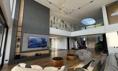 VENTA moderna y espectacular CASA con PISCINA en Las Palmas -POBLADO