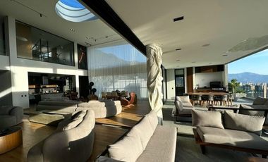 VENTA moderna y espectacular CASA con PISCINA en Las Palmas -POBLADO