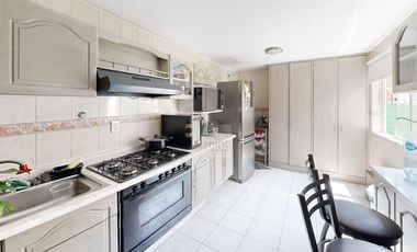 Templada, Acogedora Del Valle Casa Condominio Venta