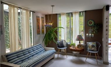 Venta casa de 230 m2 en conjunto cerrado en el Retiro.