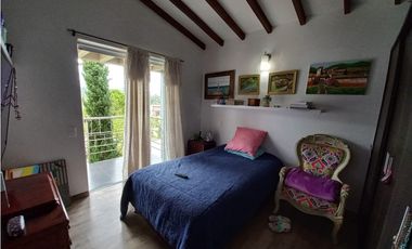 Venta casa de 230 m2 en conjunto cerrado en el Retiro.