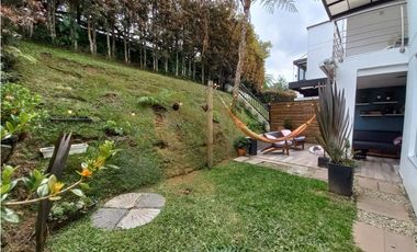 Venta casa de 230 m2 en conjunto cerrado en el Retiro.