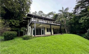 ALQUILER CASA EN ANCON 4 RECAMARAS  LINEA BLANCA EN CERRO  409M2 JP