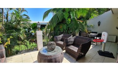 SE VENDE CASA EN EL CANGREJO - BARRIADA CERRADA CON GARITA