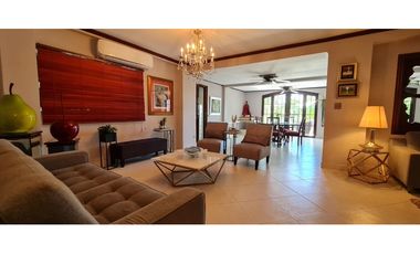 SE VENDE CASA EN EL CANGREJO - BARRIADA CERRADA CON GARITA