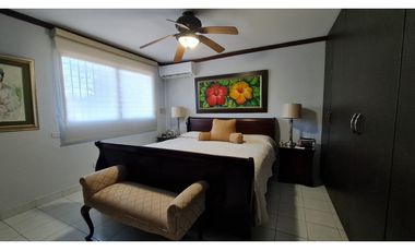 SE VENDE CASA EN EL CANGREJO - BARRIADA CERRADA CON GARITA