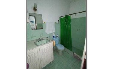 CASA EN PARQUE LEFEVRE CON EXTENSO METRAJE  4REC 3B 967M2