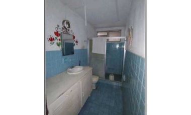 CASA EN PARQUE LEFEVRE CON EXTENSO METRAJE  4REC 3B 967M2