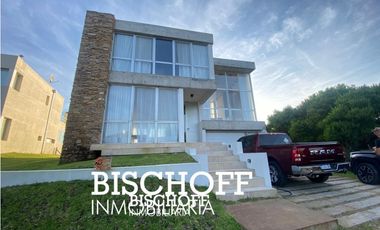CASA EN VENTA EN COSTA ESMERALDA BARRIO PRIVADO