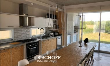CASA EN VENTA EN COSTA ESMERALDA BARRIO PRIVADO