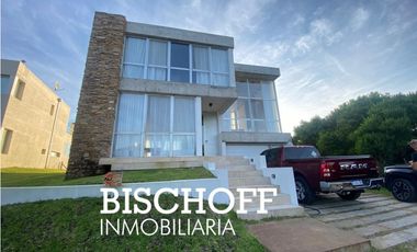 CASA EN VENTA EN COSTA ESMERALDA BARRIO PRIVADO