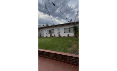 Chalet en lote propio - Parque y cochera triple APTO CREDITO - Chauvín