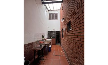 Chalet en lote propio - Parque y cochera triple APTO CREDITO - Chauvín