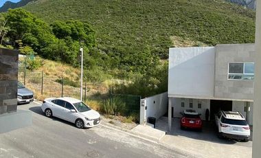 Casa en venta en Valle Poniente, Fracc. Los Cenizos