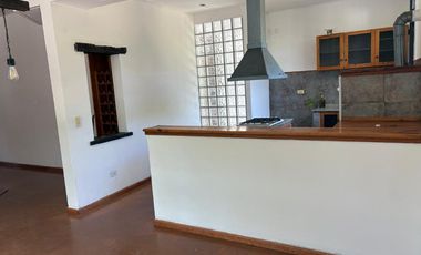 Casa en alquiler en Villa Udaondo