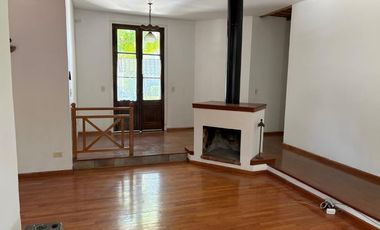 Casa en alquiler en Villa Udaondo